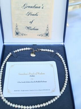 Vintage Bradford Exchange White Pearl Necklace W Original Packaging